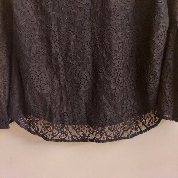 WHITE HOUSE BLACK MARKET V Neck Bell Sleeve All Over Black Lace Top - Picture 6 of 9